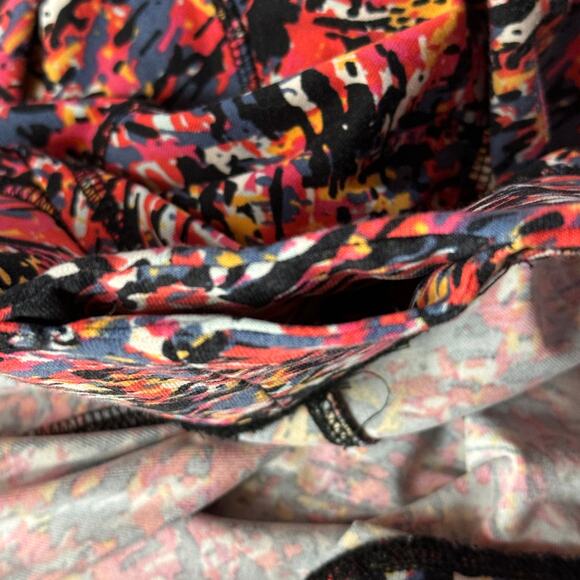 LIVI SZ 18/20 Capris Leggings Wicking Abstract Ladder Cutouts Stretch Pockets - Picture 7 of 10